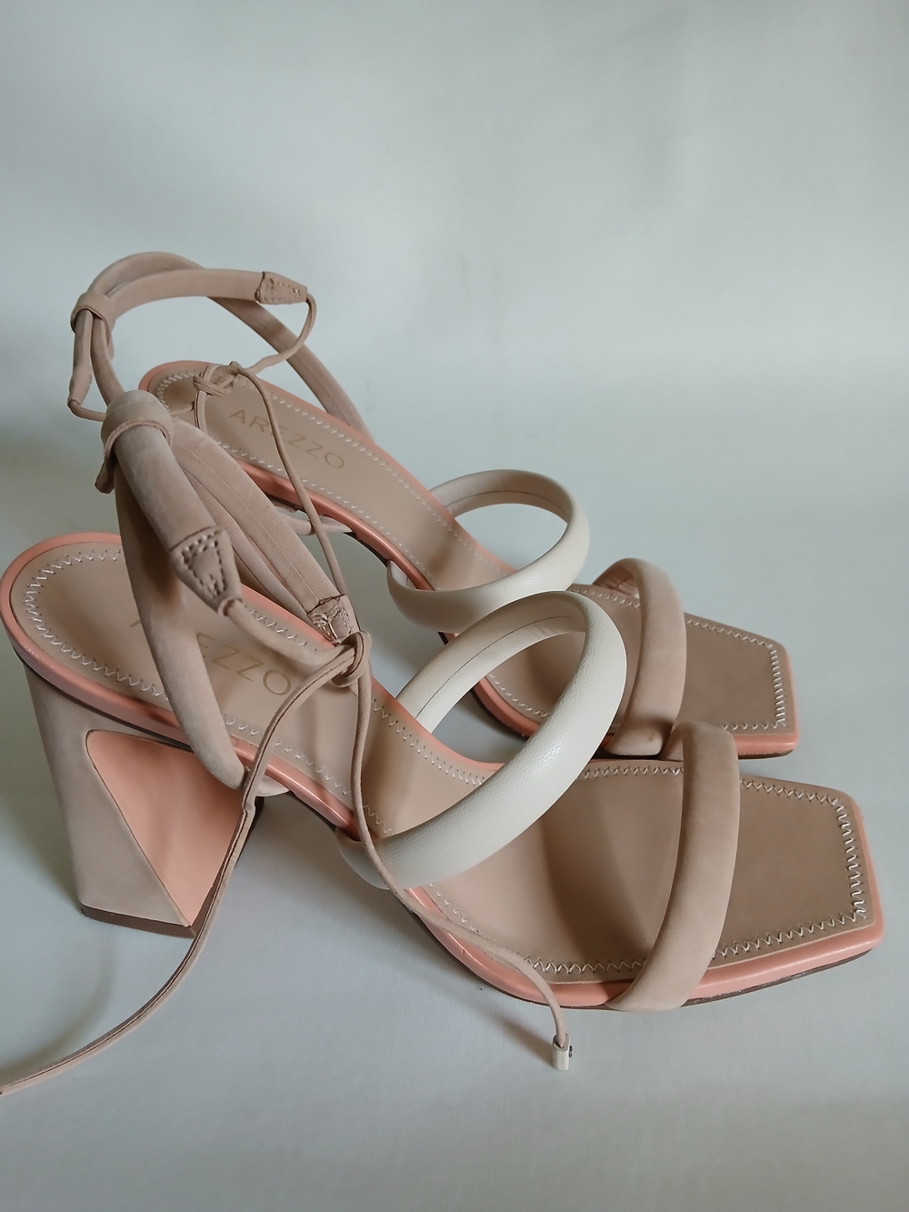 Arezzo Women's Two-Tone Block Heel Open Toe Shoes Sz8M in Nude & Ivory Ankle Tie - Picture 6 of 16
